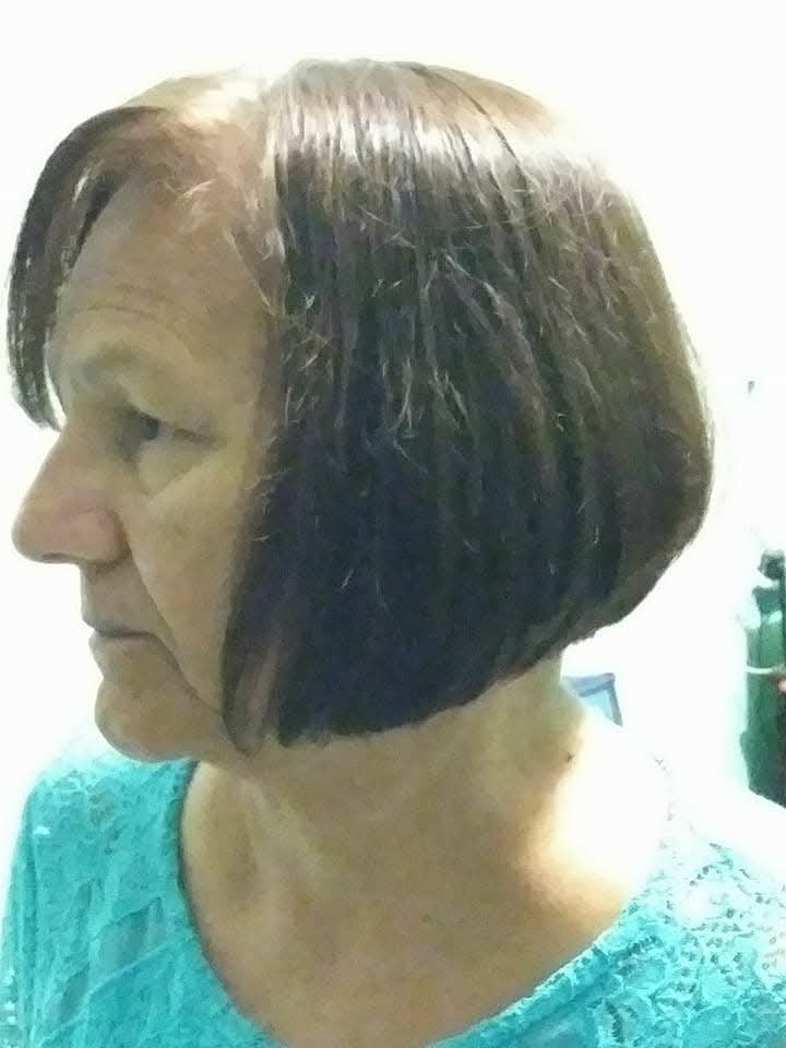 Corte bob con luces en cliente