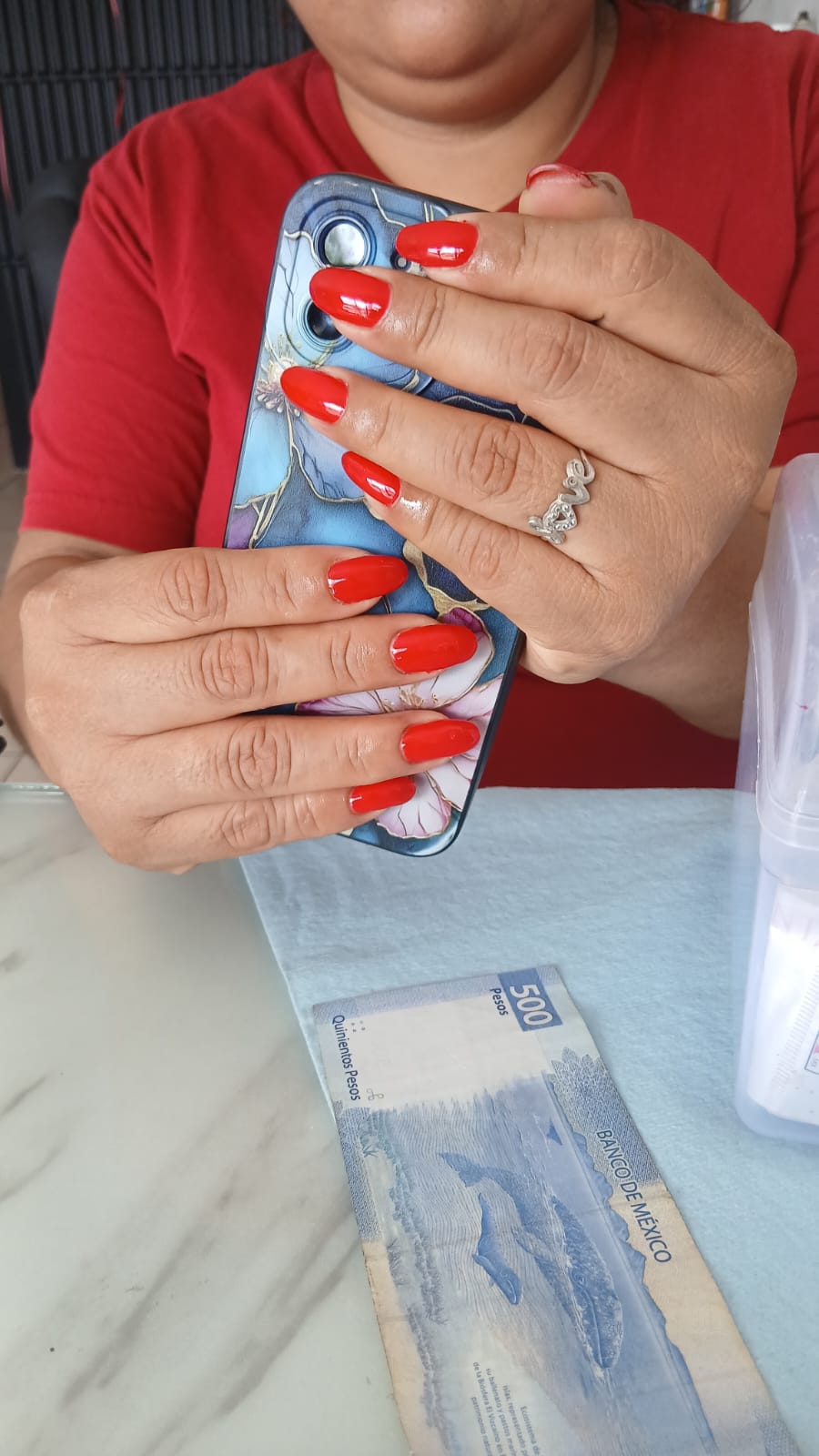 Uñas acrílicas largas color rojo