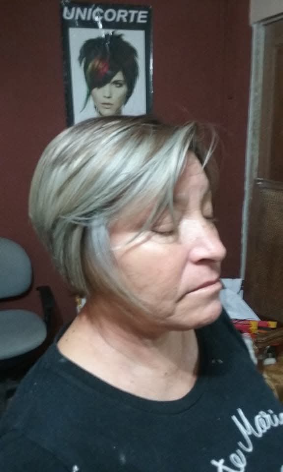 Corte y rayos en tonos rubios